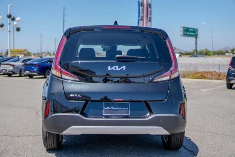 2025 Kia Soul LXImage 6