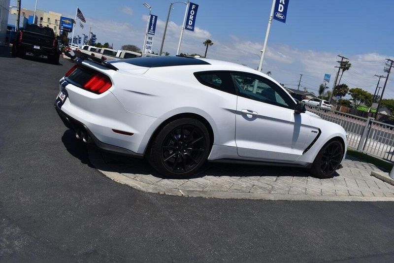 2017 Ford Mustang Shelby GT350Image 2
