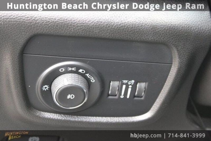 2021 Jeep Grand Cherokee L OverlandImage 13
