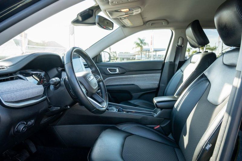 Used 2022 Jeep Compass LatitudeImage 11