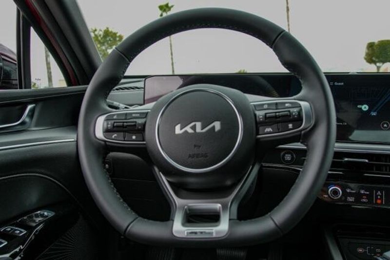 2025 Kia K5 GT-LineImage 11
