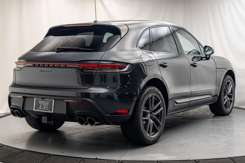 2025 Porsche Macan TImage 5