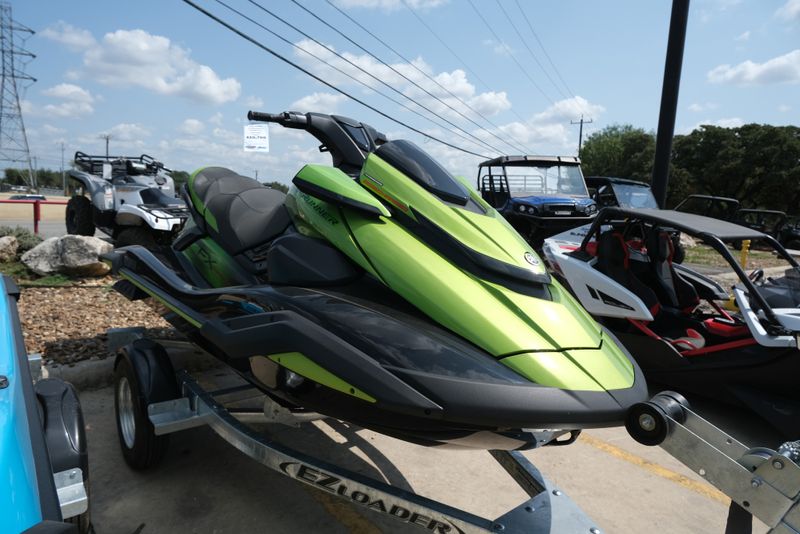 2024 YAMAHA WAVERUNNER FX CRUISER SVHO WITH AUDIO BLACK AND ACID GREEN 