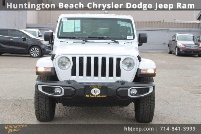 2022 Jeep Wrangler Unlimited SaharaImage 2