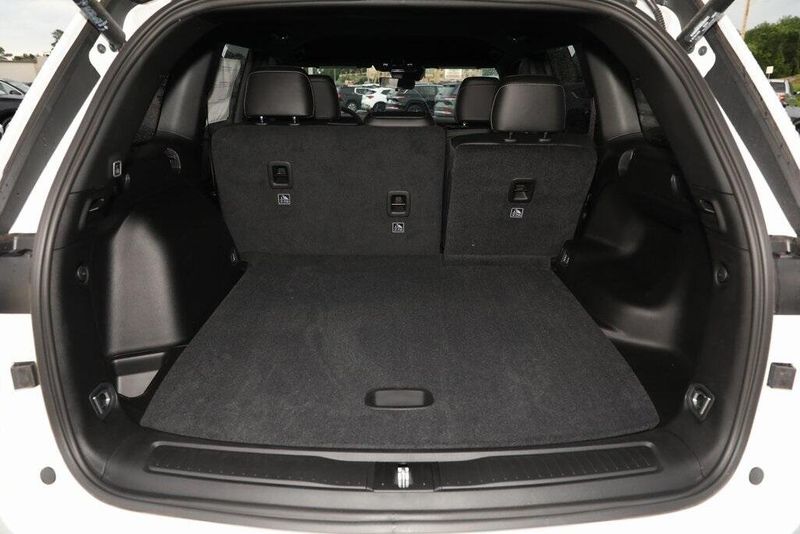 2025 Jeep Grand Cherokee Altitude 4x2Image 30