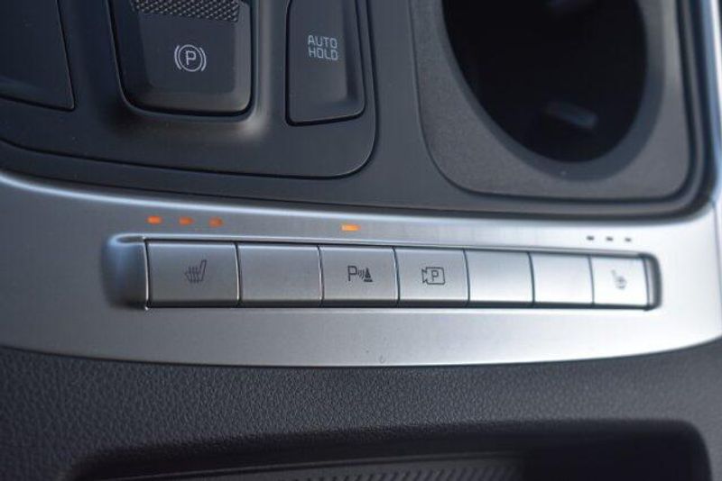 New 2027 Kia Carnival LXSImage 25