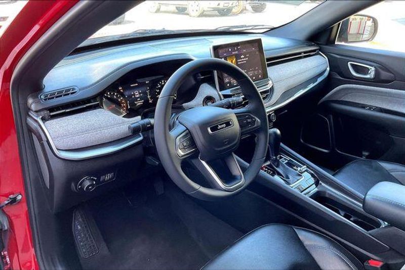 Used 2023 Jeep Compass LatitudeImage 14