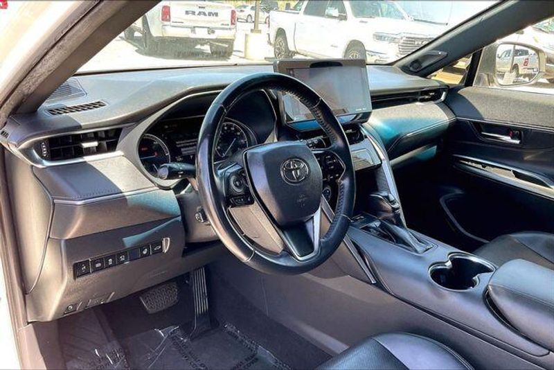 Used 2021 Toyota Venza LimitedImage 14