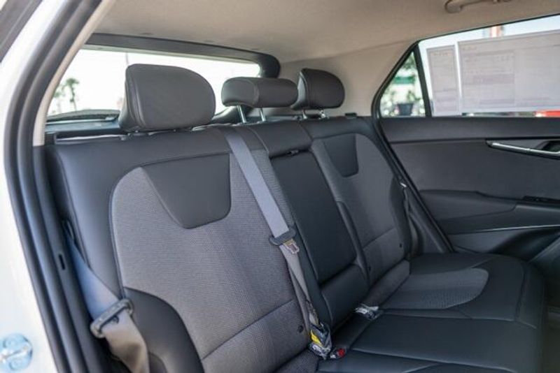 2025 Kia Niro EXImage 15