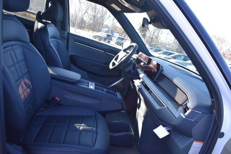 New 2026 Kia EV9 LandImage 16