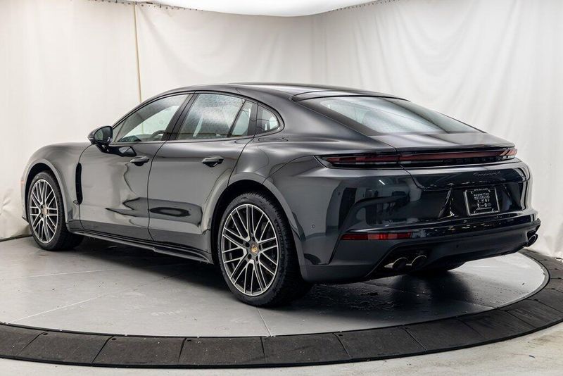 2025 Porsche Panamera 4Image 3