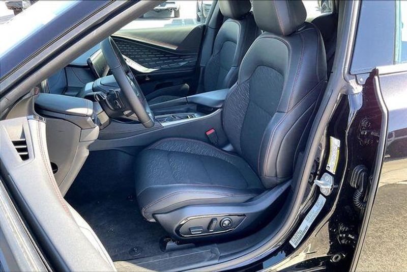 New 2026 Dodge Charger Scat Pack 4-door AwdImage 7