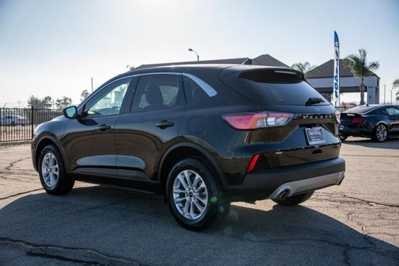 Used 2022 Ford Escape SEImage 5