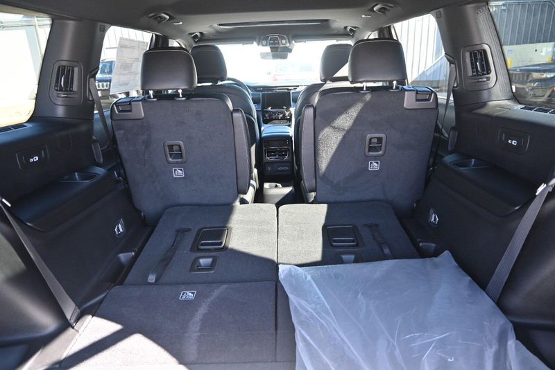 2025 Jeep Grand Cherokee L Altitude XImage 9