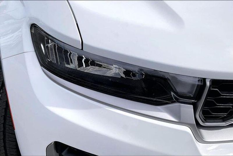 New 2026 Jeep Grand Cherokee L Limited 4x4Image 11