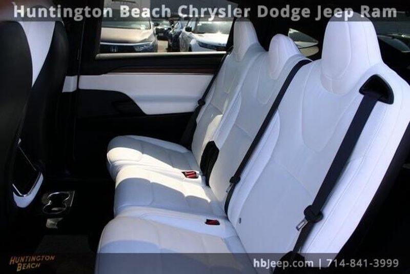 2022 Tesla Model X BaseImage 29