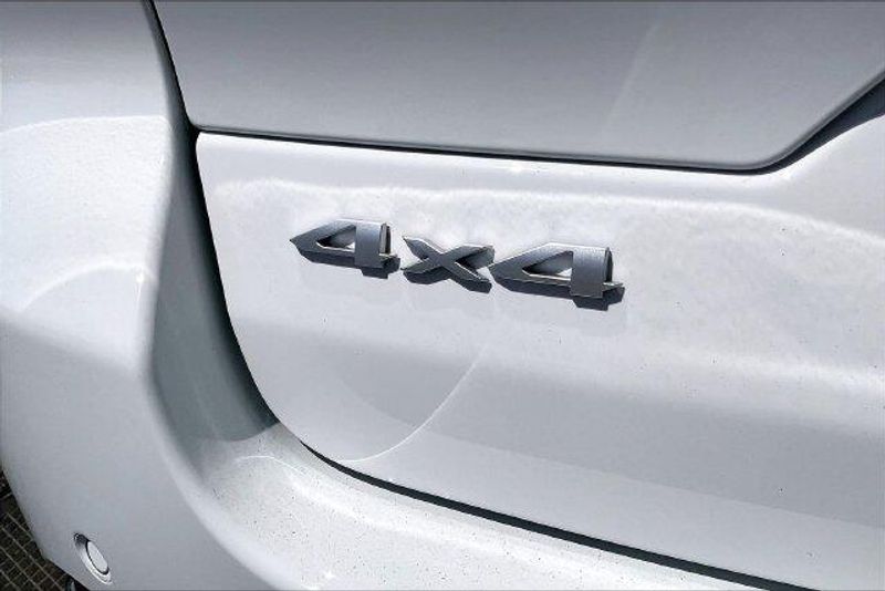New 2027 Jeep Grand Cherokee Laredo X 4x4Image 13