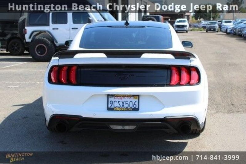 2022 Ford Mustang EcoboostImage 4