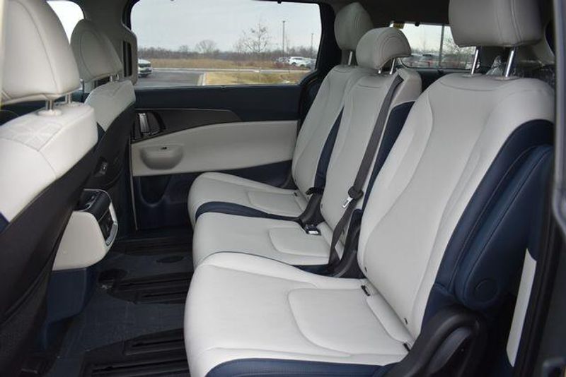 New 2026 Kia Carnival Hybrid SXImage 21