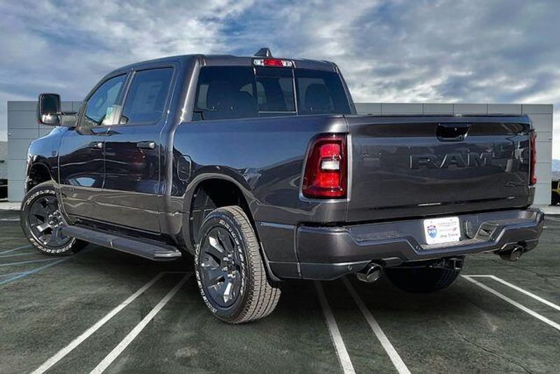 New 2027 RAM 1500 Express Crew Cab 4x4 5