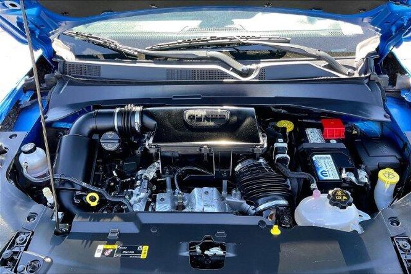 Used 2025 Jeep Compass SportImage 9