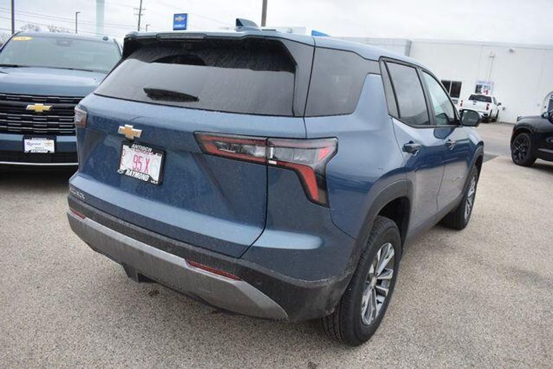 New 2026 Chevrolet Equinox LTImage 4