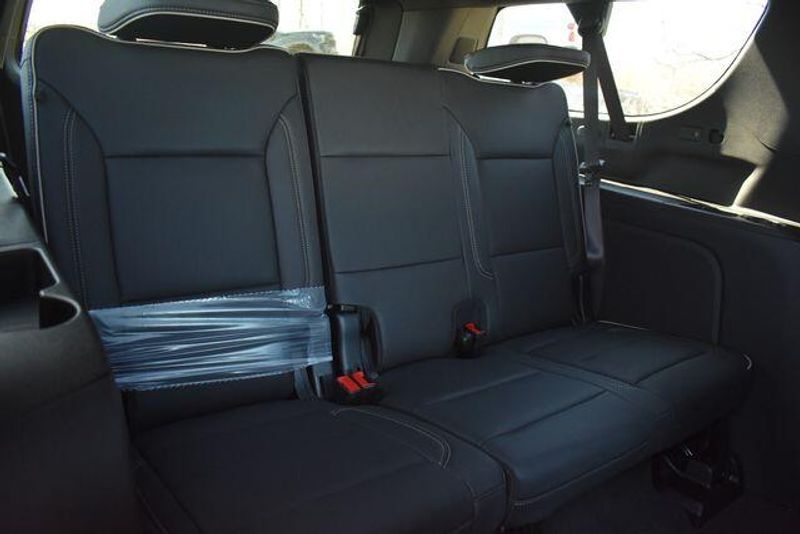 New 2026 Chevrolet Suburban PremierImage 20