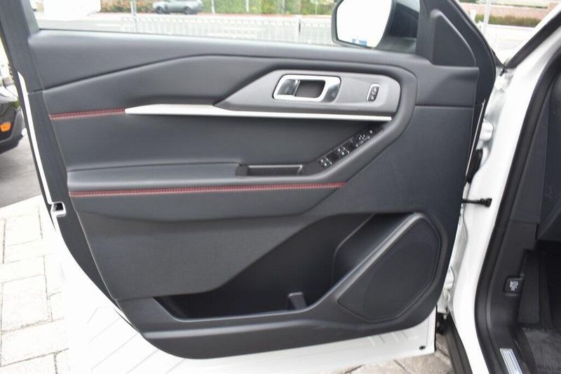 New 2025 Ford Explorer ST-LineImage 13