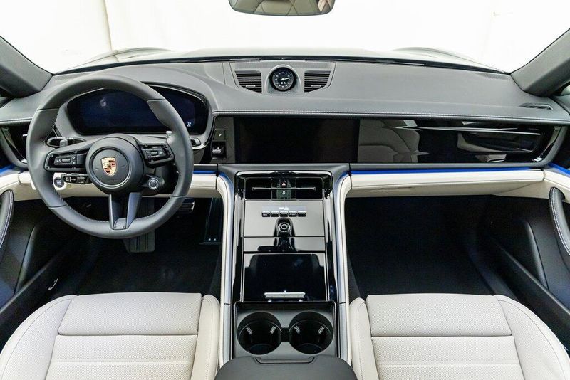 2024 Porsche Panamera 4Image 19