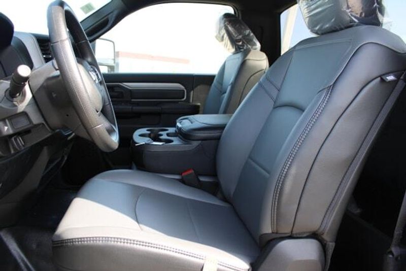 2024 RAM 2500 Tradesman Regular Cab Harbor BodyImage 34