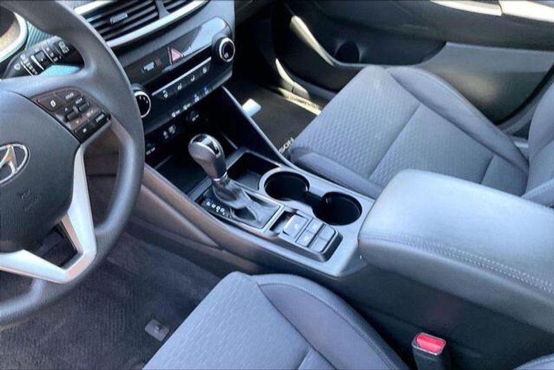 Used 2021 Hyundai Tucson SEImage 17