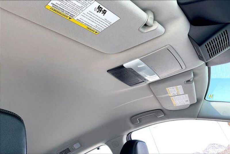 Used 2025 Nissan Pathfinder SLImage 29