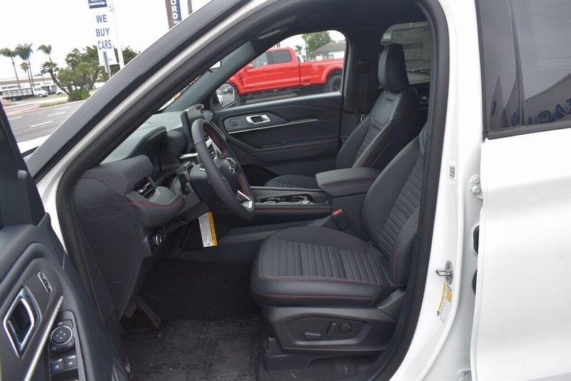 New 2025 Ford Explorer ST-LineImage 17