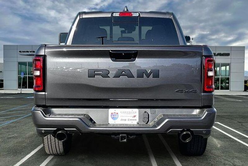 New 2027 RAM 1500 Express Crew Cab 4x4 5