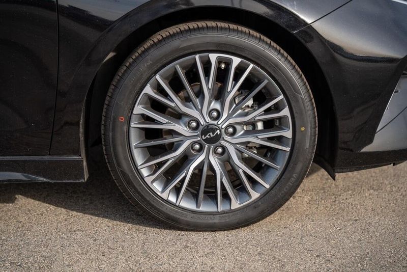 Used 2022 Kia Forte GT-LineImage 9