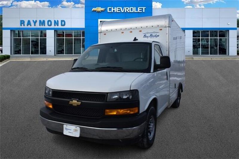 New 2025 Chevrolet Express 3500 Work VanImage 7