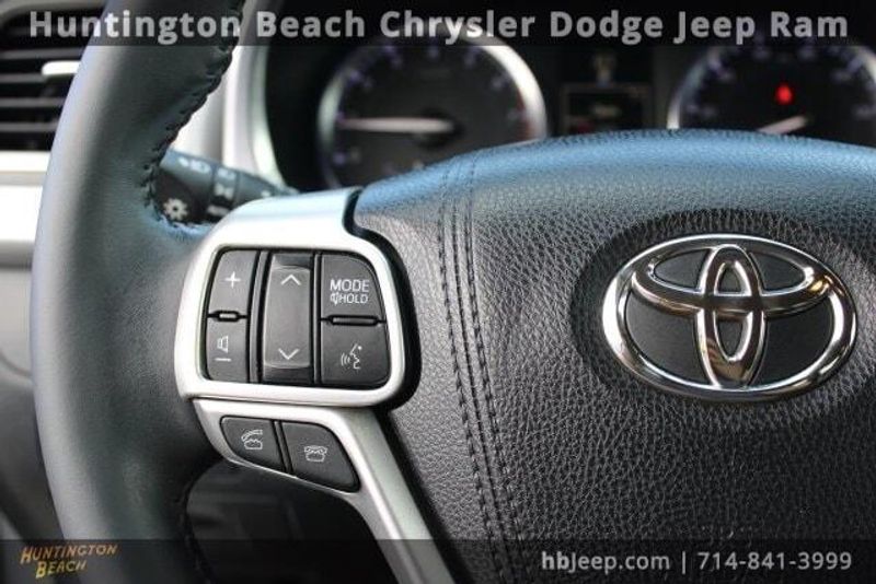 2016 Toyota Highlander LimitedImage 20