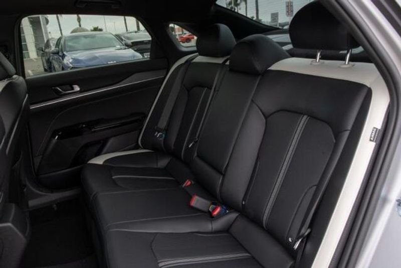 2025 Kia K4 EXImage 12