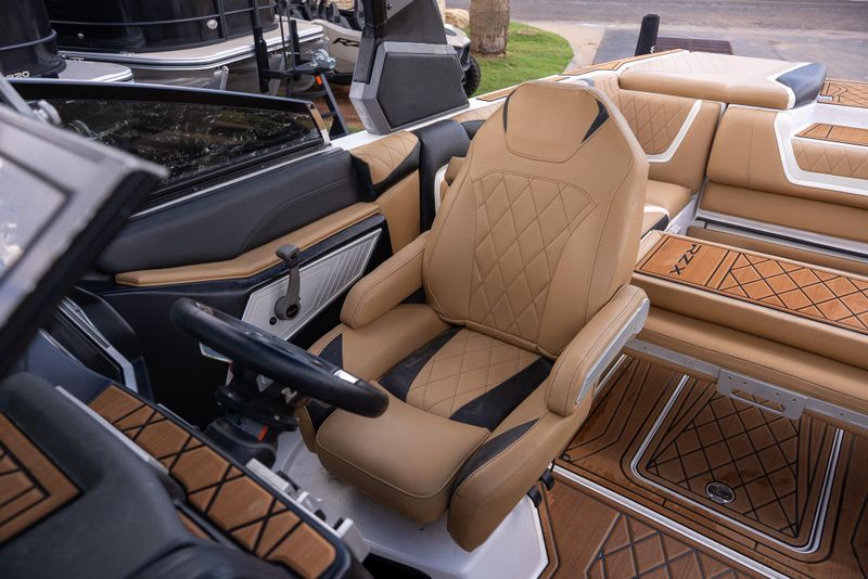 USED 2019 TIGE 2 RZX Image 17