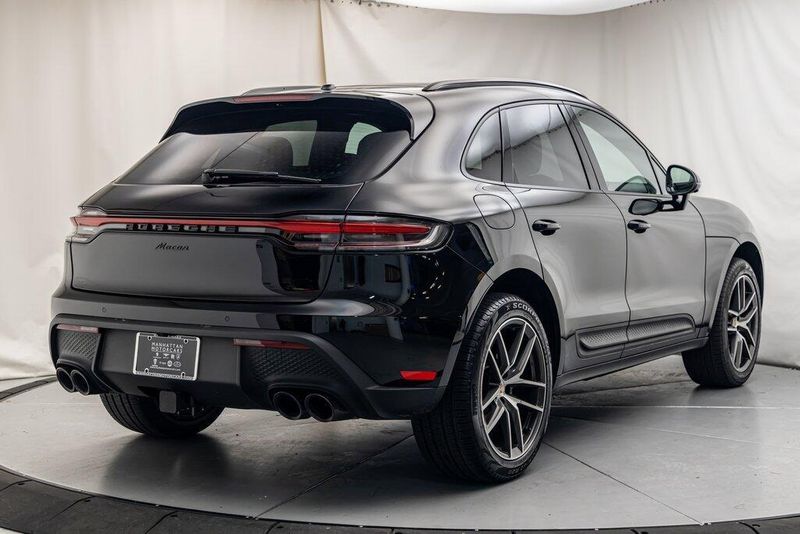 2024 Porsche Macan BaseImage 5