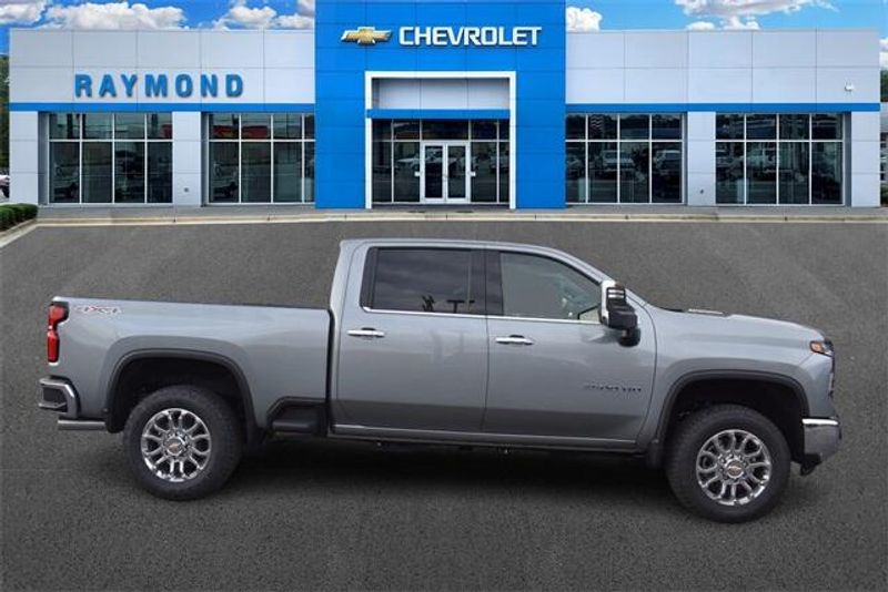 2025 Chevrolet Silverado 3500HD LTZImage 2