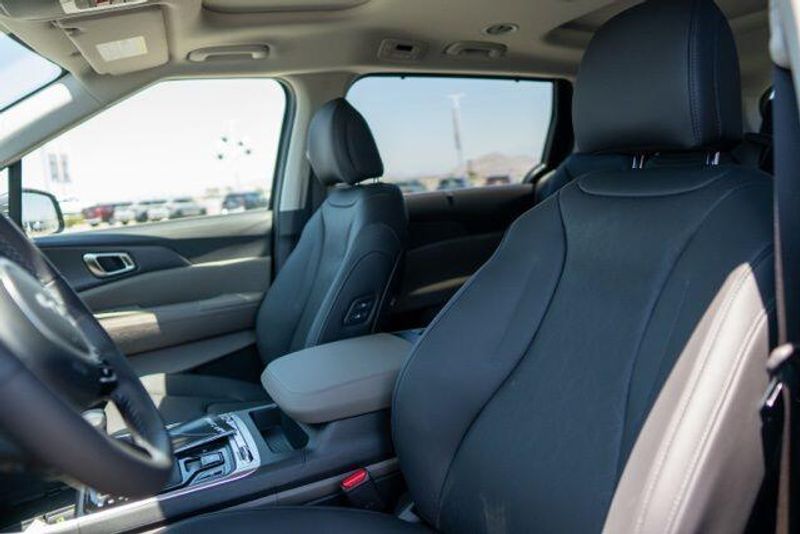 New 2026 Kia Carnival SXImage 12