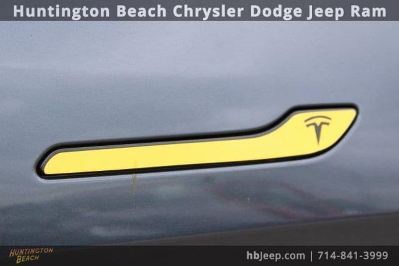 2023 Tesla Model Y Long RangeImage 10