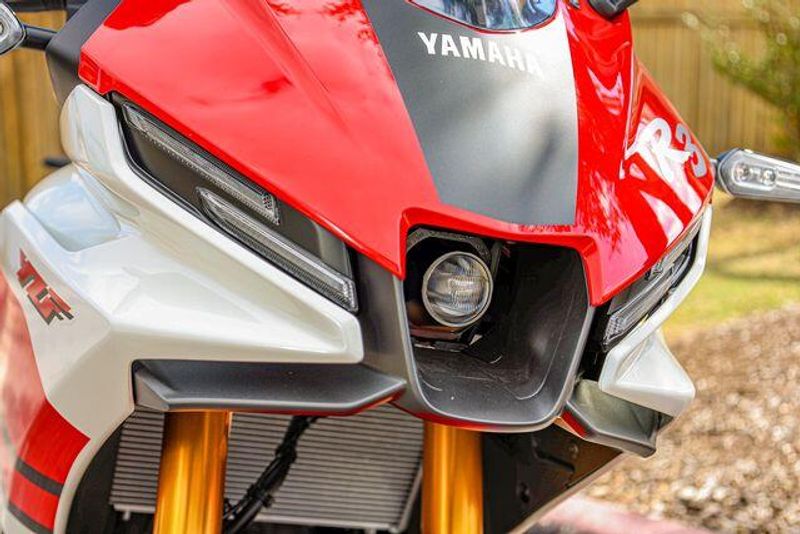 NEW 2026 YAMAHA YZFR3 ABS 70TH ANNIVERSARY EDITION Image 6