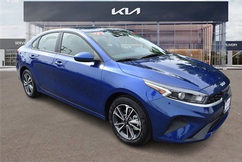 2024 Kia Forte LXSImage 11