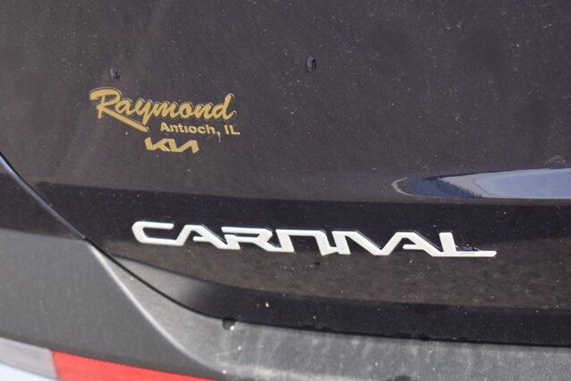 New 2027 Kia Carnival LXSImage 16