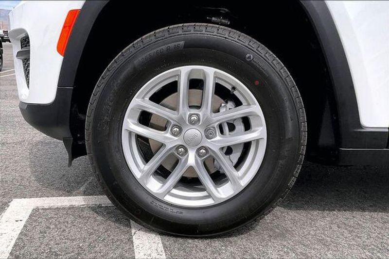 New 2026 Jeep Grand Cherokee Laredo X 4x4Image 10