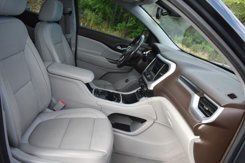 Used 2020 GMC Acadia SLTImage 13