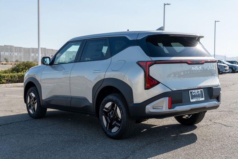New 2027 Kia Seltos LXImage 5