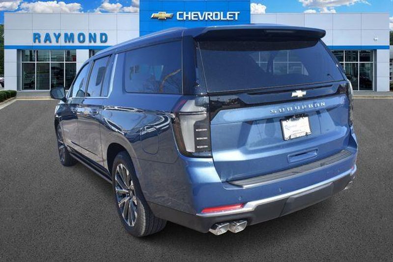 New 2026 Chevrolet Suburban High CountryImage 6